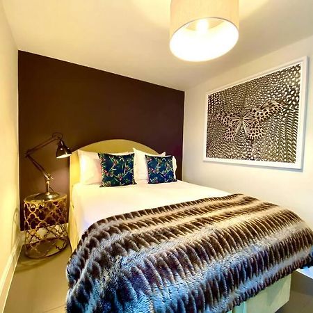 Stunning Apartment - 1 Minute Walk To Poole Quay - Great Location - Free Parking - Fast Wifi - Smart Tv - Newly Decorated - Sleeps Up To 2! Close To Poole & Bournemouth & Sandbanks Eksteriør bilde
